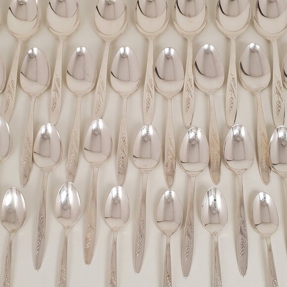 Vintage Community Plate “Song of Autumn” Flatware Set – 8 place - Picture 6 of 11